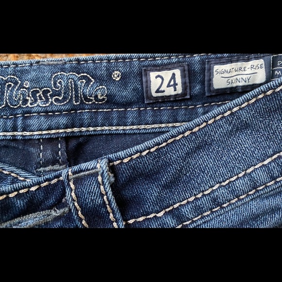 Miss Me skinnies snowflake pockets - Picture 3 of 3